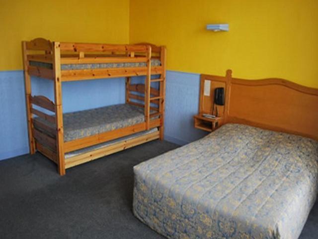 Logis Hotel & Restaurant - Le Normandie Caudebec-en-Caux Habitación foto